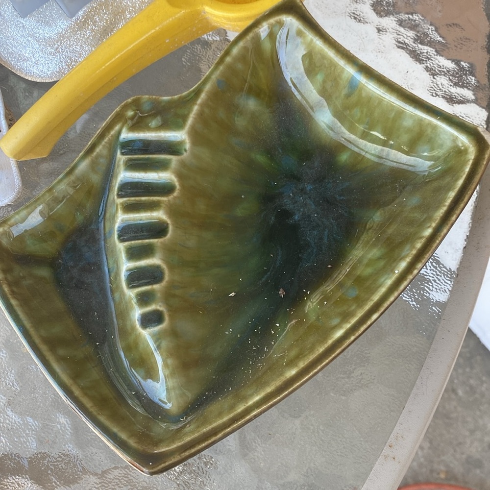 Handcrafted Olive and Blue Ceramic McCoy ashtray - Picture 4 of 8